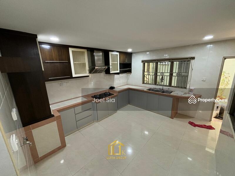 For Rent - Bandar Bukit Tinggi Double Storey 22x70 Fully Renovated n Extended House For Rent